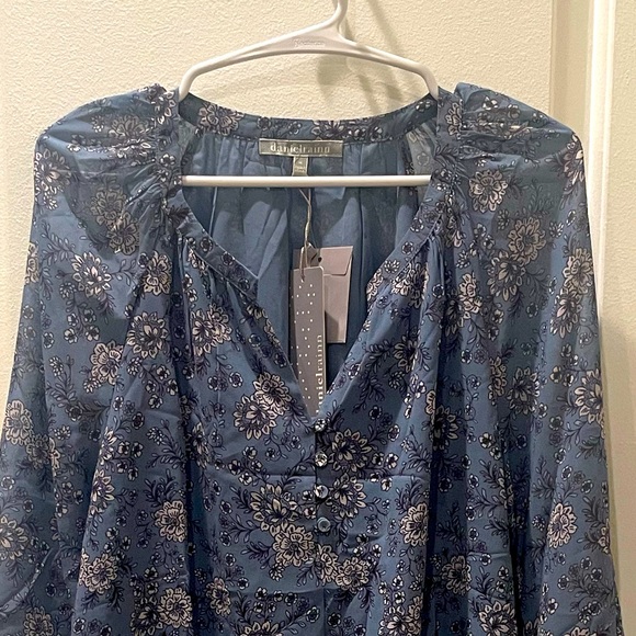 NEW…Daniel Rainn Lanea Split Neck Button Blouse - Picture 3 of 5